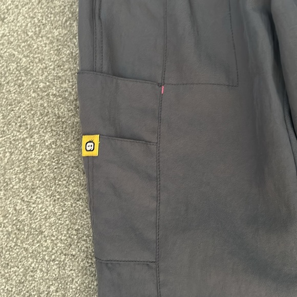 WonderWink Spread Good Cheer style 5814 Scrub Pants size XS - like new - Picture 7 of 8